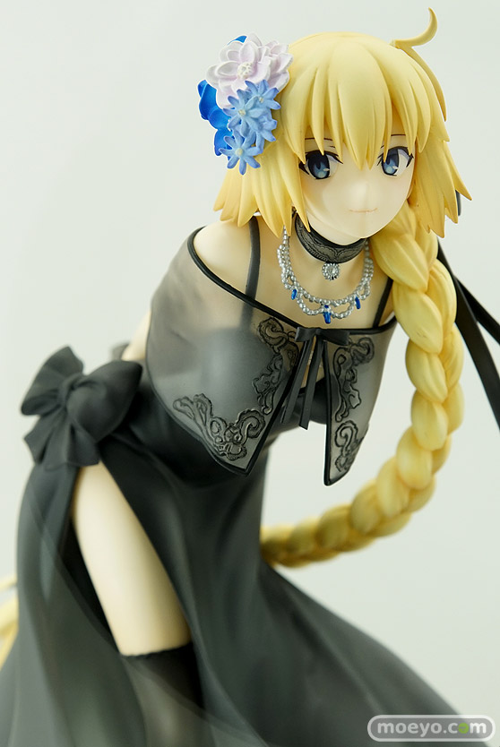 秋葉原の新作フィギュア展示の様子02