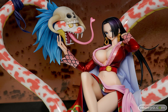 メガハウスの新作フィギュア Portrait.Of.Piratesワンピース“NEO-MAXIMUM” “海賊女帝”ボア・ハンコック 彩色サンプル画像04