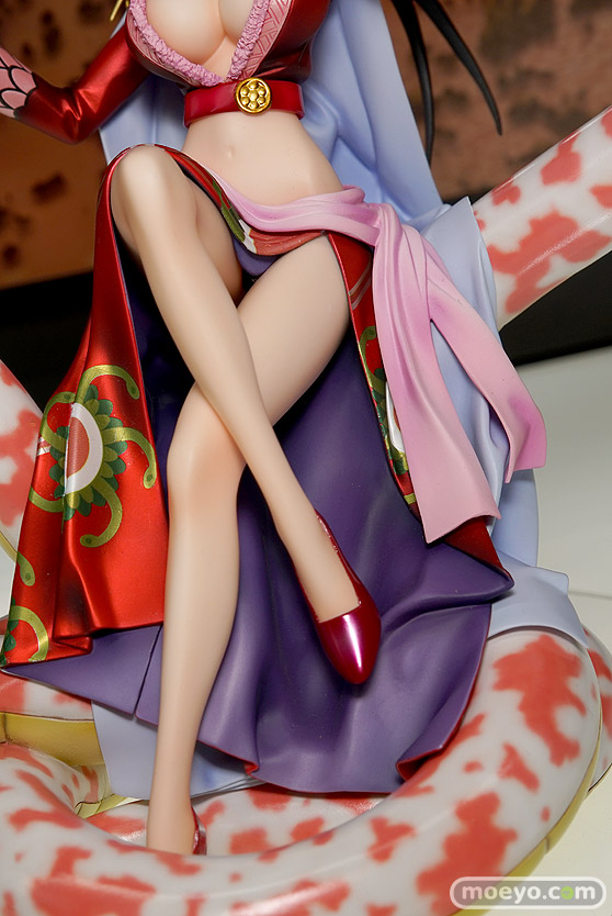 メガハウスの新作フィギュア Portrait.Of.Piratesワンピース“NEO-MAXIMUM” “海賊女帝”ボア・ハンコック 彩色サンプル画像09