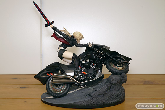 グッドスマイルカンパニーの新作フィギュア Fate/Grand Order セイバー/アルトリア・ペンドラゴン〔オルタ〕&キュイラッシェ・ノワール の彩色サンプル画像07