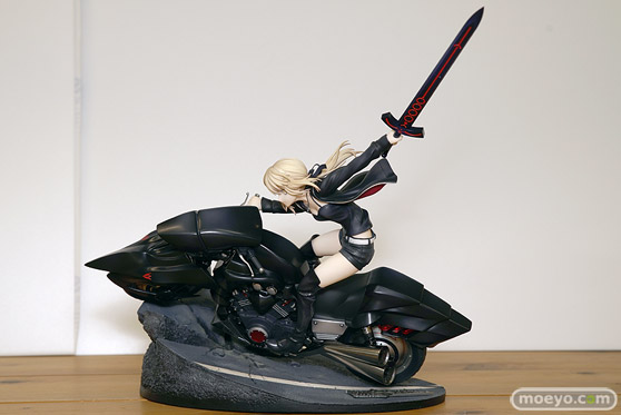 グッドスマイルカンパニーの新作フィギュア Fate/Grand Order セイバー/アルトリア・ペンドラゴン〔オルタ〕&キュイラッシェ・ノワール の彩色サンプル画像11