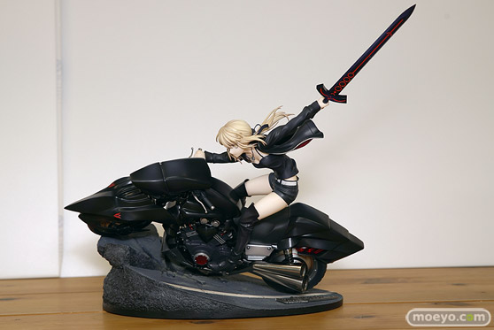 グッドスマイルカンパニーの新作フィギュア Fate/Grand Order セイバー/アルトリア・ペンドラゴン〔オルタ〕&キュイラッシェ・ノワール の彩色サンプル画像12