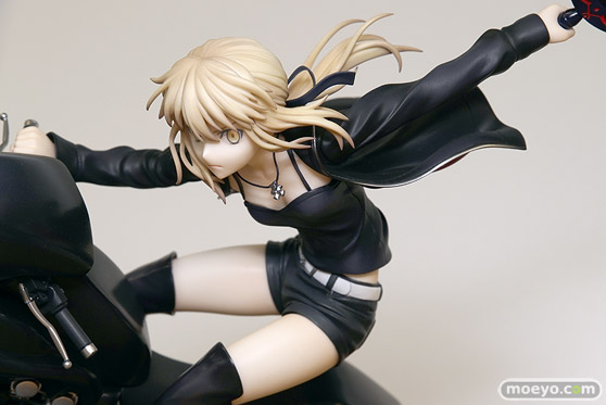 グッドスマイルカンパニーの新作フィギュア Fate/Grand Order セイバー/アルトリア・ペンドラゴン〔オルタ〕&キュイラッシェ・ノワール の彩色サンプル画像13