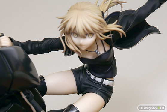 グッドスマイルカンパニーの新作フィギュア Fate/Grand Order セイバー/アルトリア・ペンドラゴン〔オルタ〕&キュイラッシェ・ノワール の彩色サンプル画像14