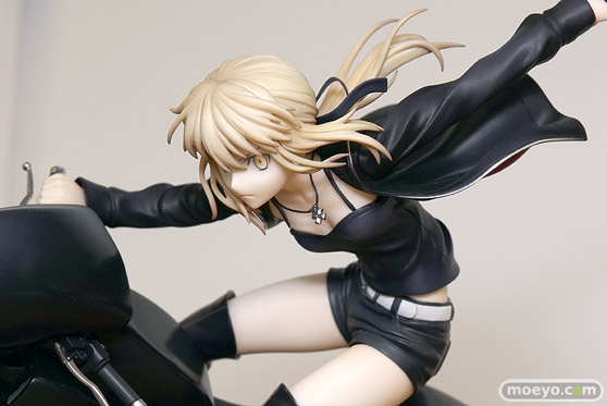 グッドスマイルカンパニーの新作フィギュア Fate/Grand Order セイバー/アルトリア・ペンドラゴン〔オルタ〕&キュイラッシェ・ノワール の彩色サンプル画像15