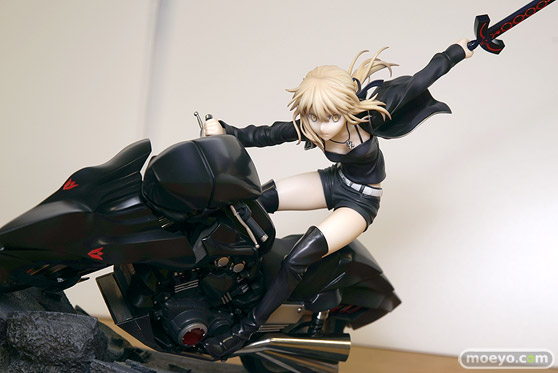 グッドスマイルカンパニーの新作フィギュア Fate/Grand Order セイバー/アルトリア・ペンドラゴン〔オルタ〕&キュイラッシェ・ノワール の彩色サンプル画像25