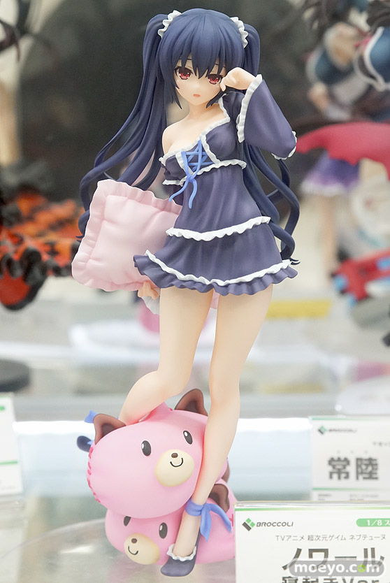 秋葉原の新作フィギュア展示の様子05