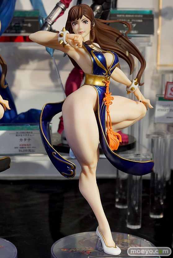 秋葉原の新作フィギュア展示の様子58