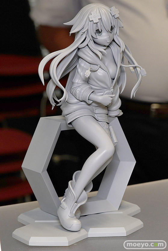 ウイングの新作フィギュア 新次元ゲイム ネプテューヌVII 次元の旅人 ネプテューヌ の監修中原型画像02