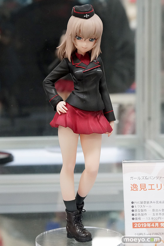 秋葉原の新作フィギュア展示の様子03