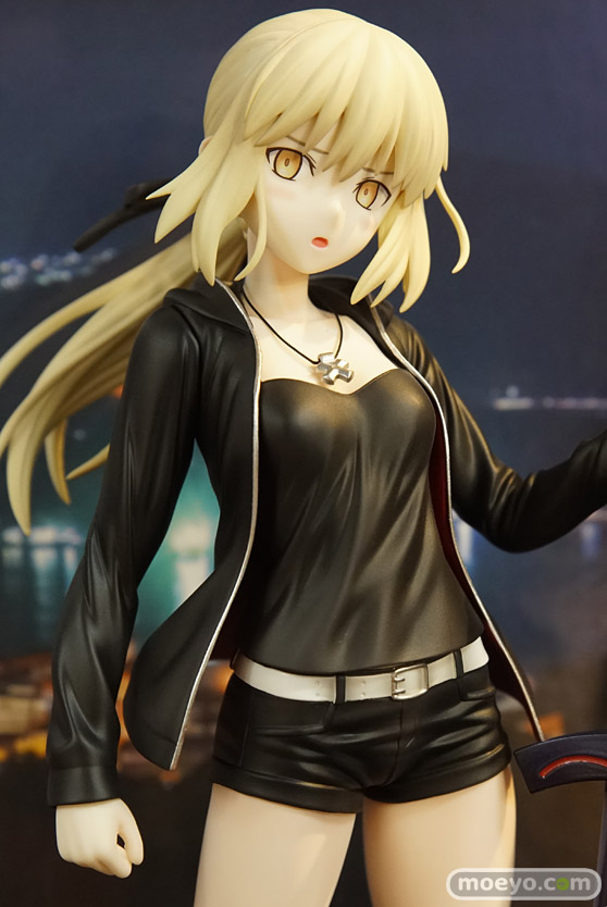 秋葉原の新作フィギュア展示の様子02