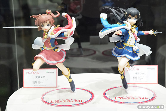 秋葉原の新作フィギュア展示の様子02