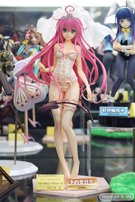 秋葉原の新作フィギュア展示の様子37