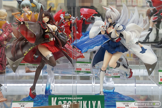 秋葉原の新作フィギュア展示の様子05