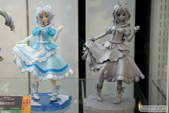 秋葉原の新作フィギュア展示の様子40