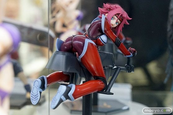 秋葉原の新作フィギュア展示の様子01