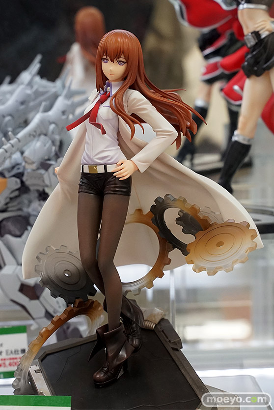 秋葉原の新作フィギュア展示の様子04