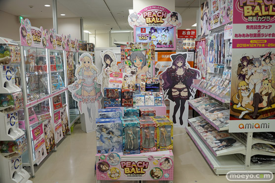 秋葉原の新作フィギュア展示の様子12