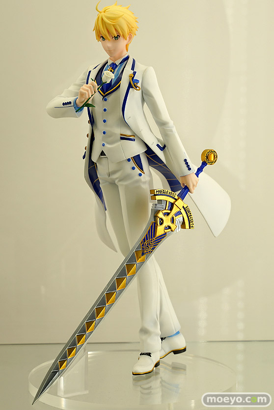 秋葉原の新作フィギュア展示の様子01