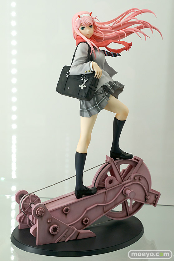 秋葉原の新作フィギュア展示の様子03