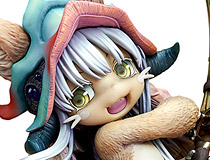 「んなぁ！ こいつぁ大物だぜ！」キューズQ新作フィギュア「メイドインアビス ナナチ ～ガンキマス釣り～」予約受付開始！