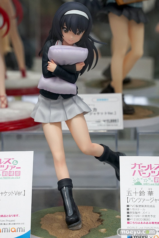 秋葉原での新作フィギュア展示の様子03