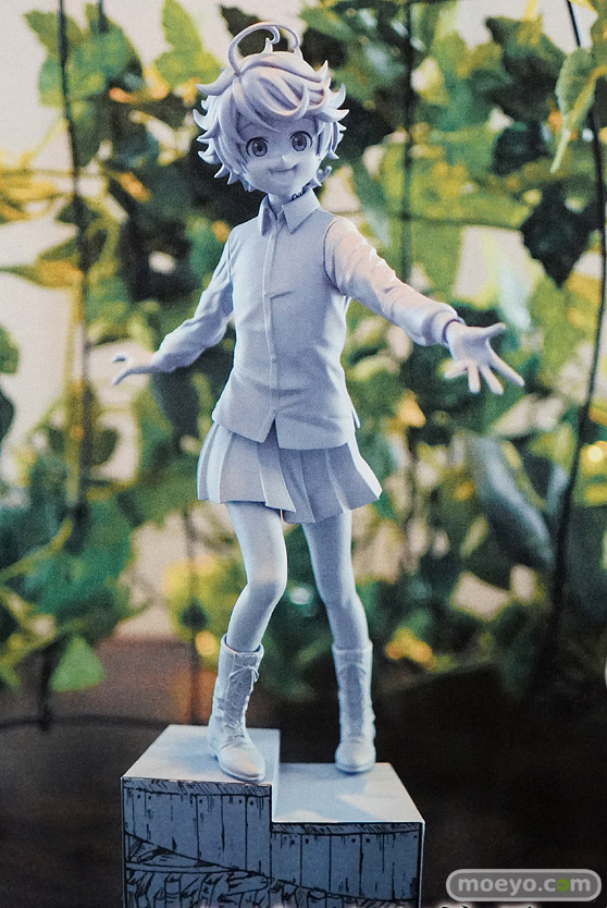 秋葉原の新作っフィギュア展示の様子 02