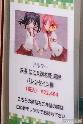 秋葉原の新作っフィギュア展示の様子 08