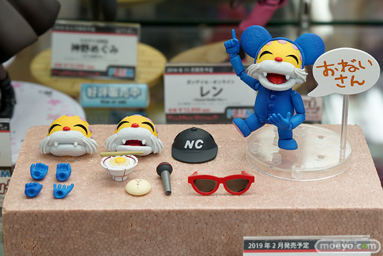 秋葉原の新作っフィギュア展示の様子 26