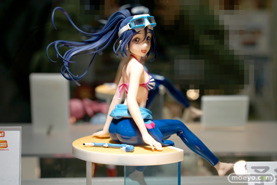 秋葉原の新作フィギュア展示の様子01