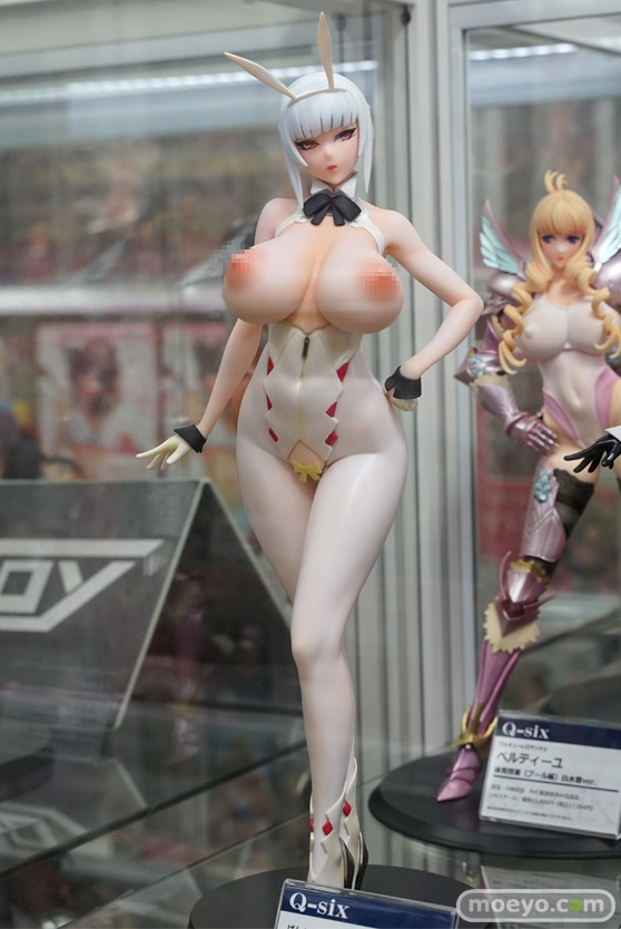 秋葉原の新作フィギュア展示の様子64