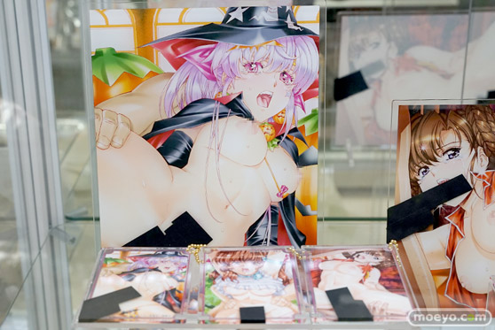 秋葉原の新作フィギュア展示の様子69