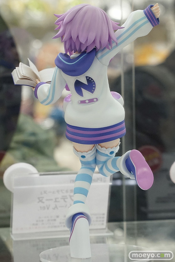 KADOKAWA 『勇者ネプテューヌ』 ネプテューヌ ぴょいーんVer. フィギュア 縞パン 03