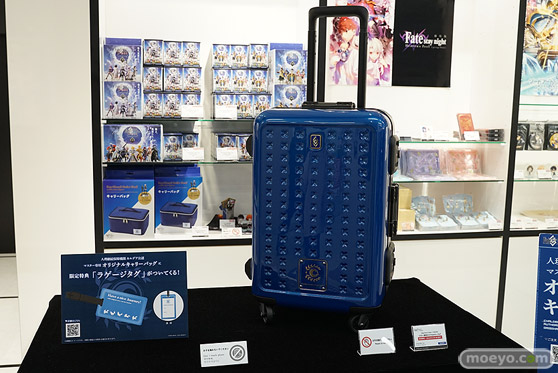 秋葉原の新作フィギュア展示の様子01