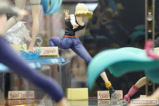 秋葉原の新作フィギュア展示の様子28