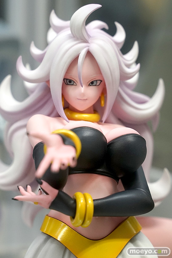 秋葉原の新作フィギュア展示の様子 あみあみ 24