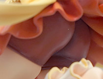 スパッツ越しのプリティなお尻がGOOD!コトブキヤ新作フィギュア「マギアレコード 魔法少女まどか☆マギカ外伝 由比鶴乃」彩色サンプルがアキバで展示！