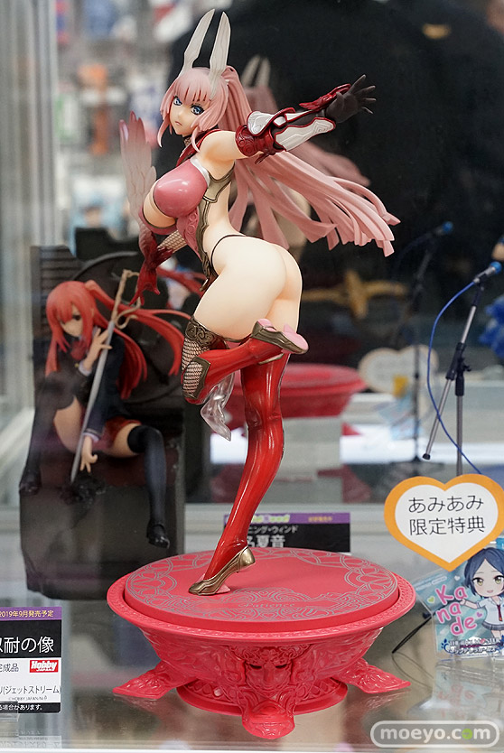 秋葉原の新作フィギュア展示の様子09