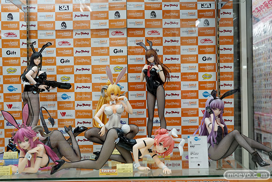 秋葉原の新作フィギュア展示の様子 05