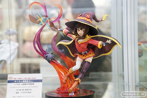 秋葉原の新作フィギュア展示の様子 01