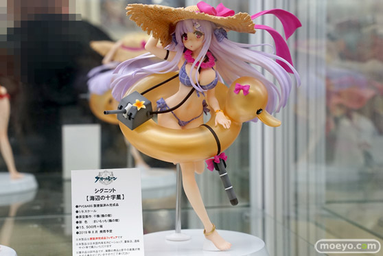 秋葉原の新作フィギュア展示の様子 04