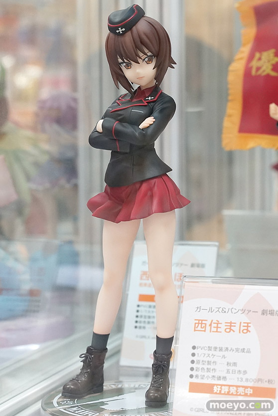 秋葉原の新作フィギュア展示の様子 04