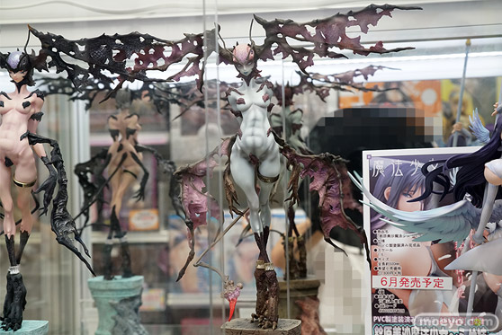 秋葉原の新作フィギュア展示の様子18