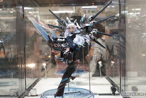秋葉原の新作フィギュア展示の様子 01