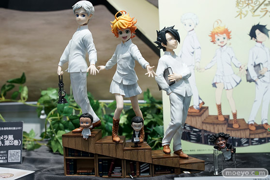 秋葉原の新作フィギュア展示の様子 04