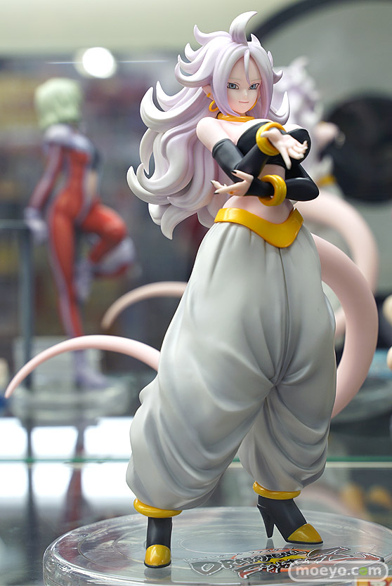 秋葉原の新作フィギュア展示の様子 46