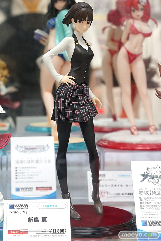 秋葉原の新作フィギュア展示の様子 11