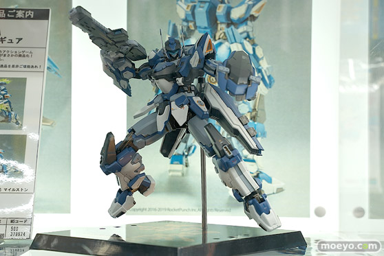 秋葉原の新作フィギュア展示の様子 06