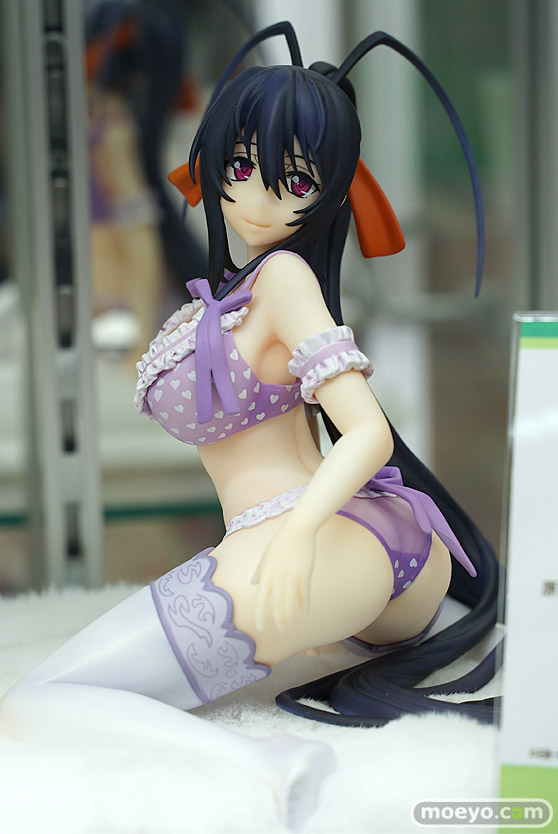 秋葉原の新作フィギュア展示の様子 11