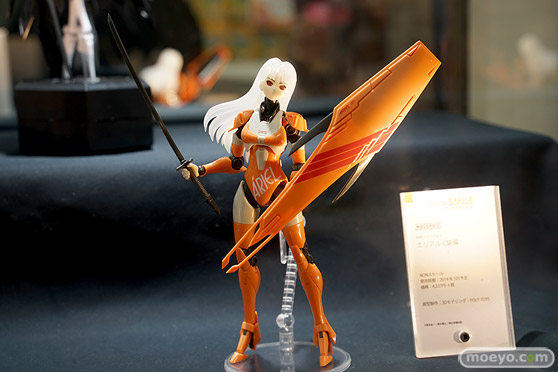 秋葉原の新作フィギュア展示の様子 09